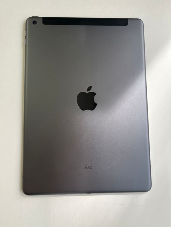 ���� iPad (��8����) Wi-Fi+Cellular 32GB ���ڡ������쥤 - 1700