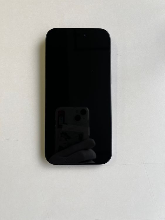 ���� iPhone 15 256GB �֥�å� �Хåƥ꡼84% MTMN3J/A - 7352