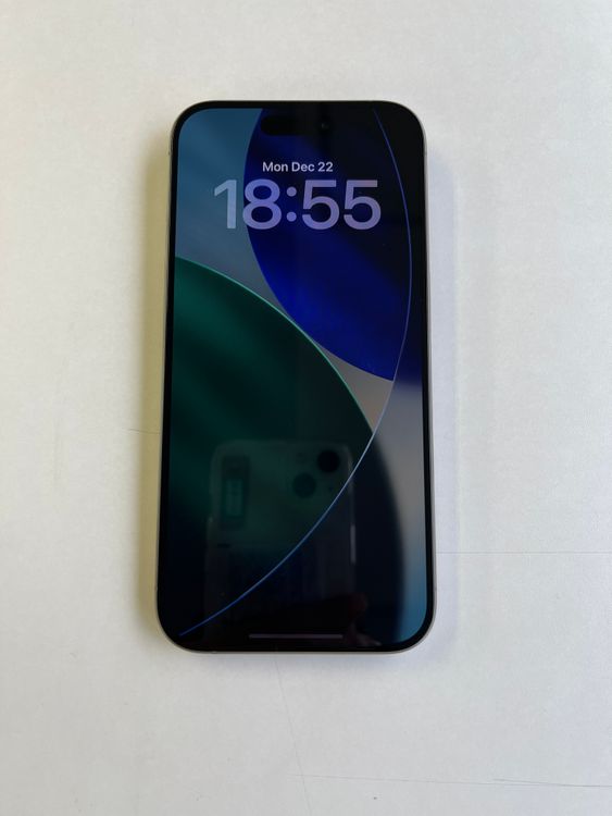 ����iPhone 15 Pro 256GB �ʥ���������˥��� �Хåƥ꡼86%- 8555