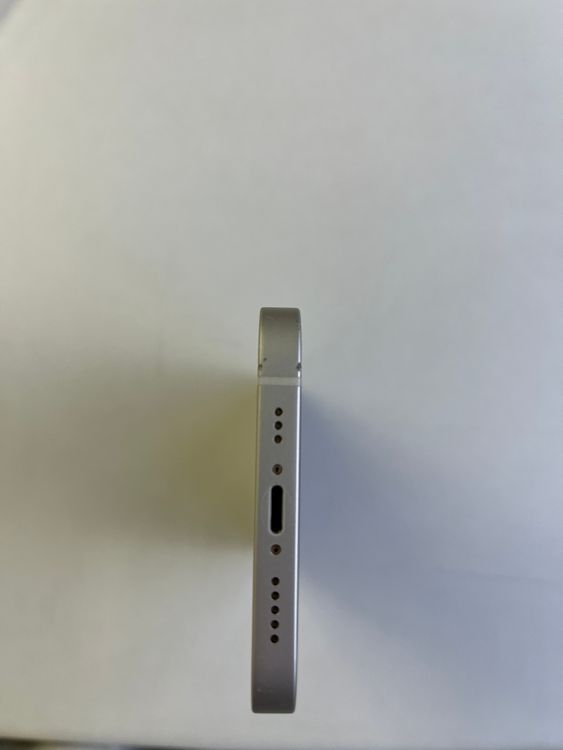 ���� iPhone 12 64GB �ۥ磻�� �Хåƥ꡼82% MGHP3J/A - 5561