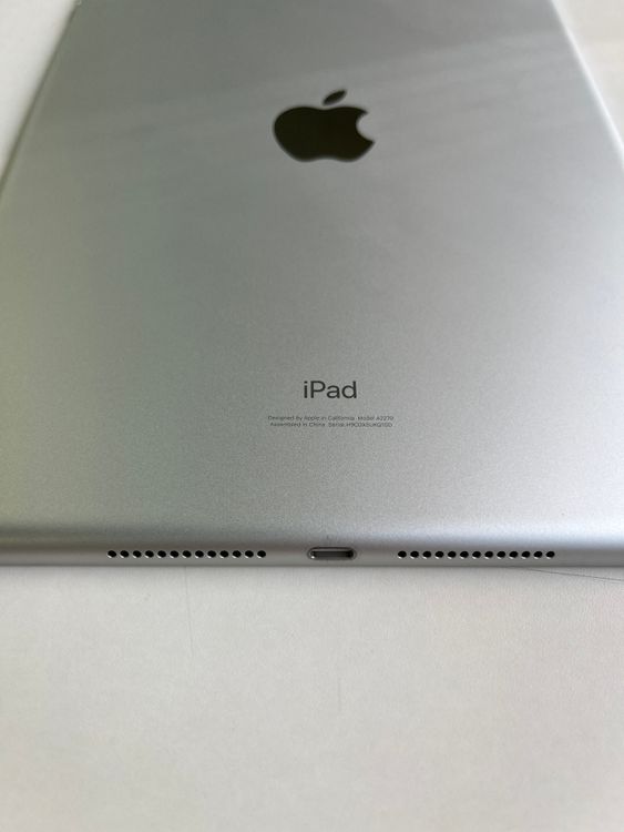 iPad 8 32GB С Хåƥ꡼ 94 MYLA2J/A-KQ1GD