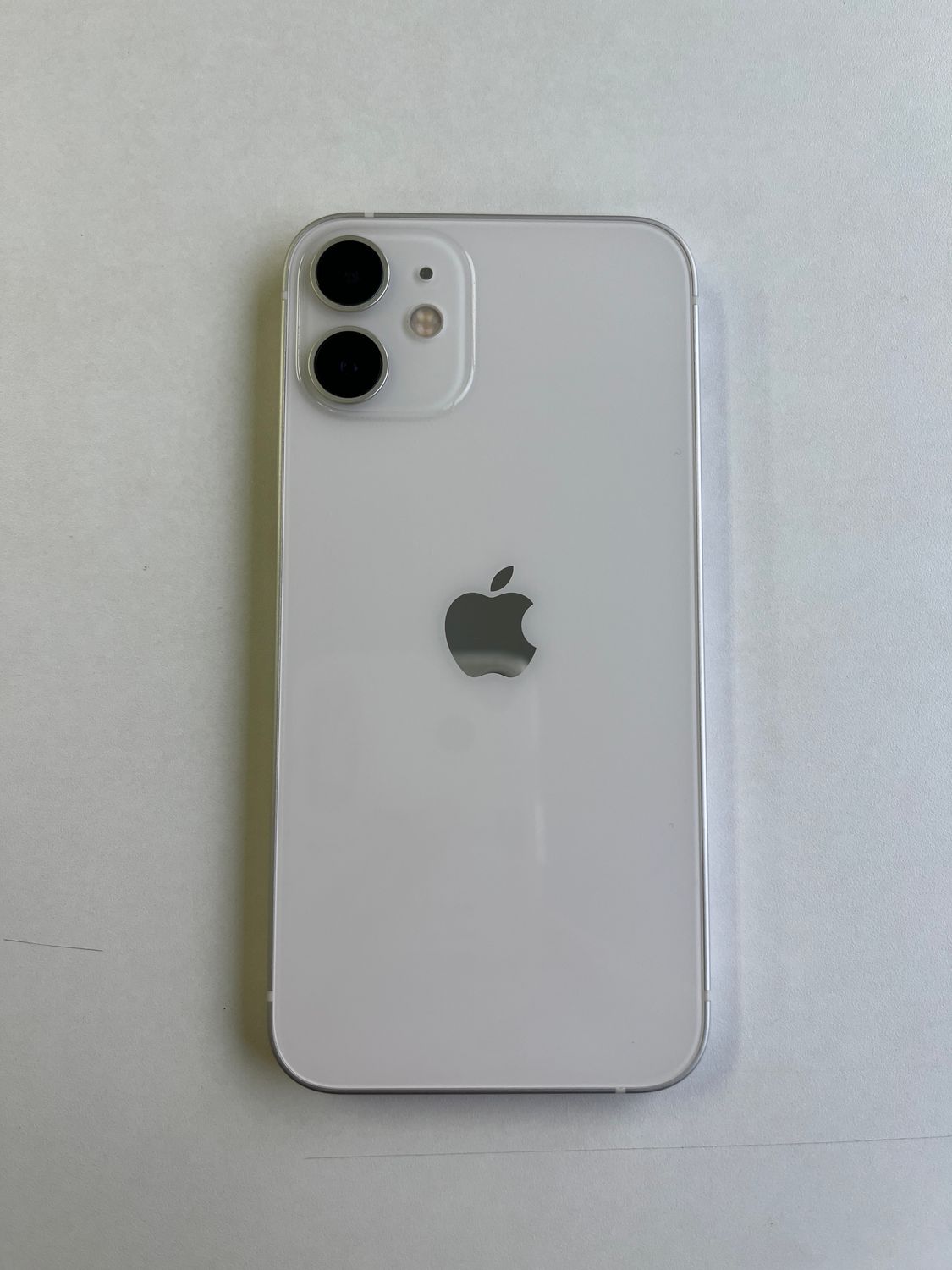 ムスビー｜美品 iPhone 12 mini 128GB ホワイト バッテリー100% - 1155