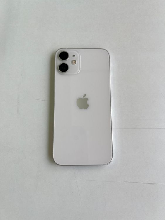 ���� iPhone 12 mini 64GB �ۥ磻�� �Хåƥ꡼100%- 5600