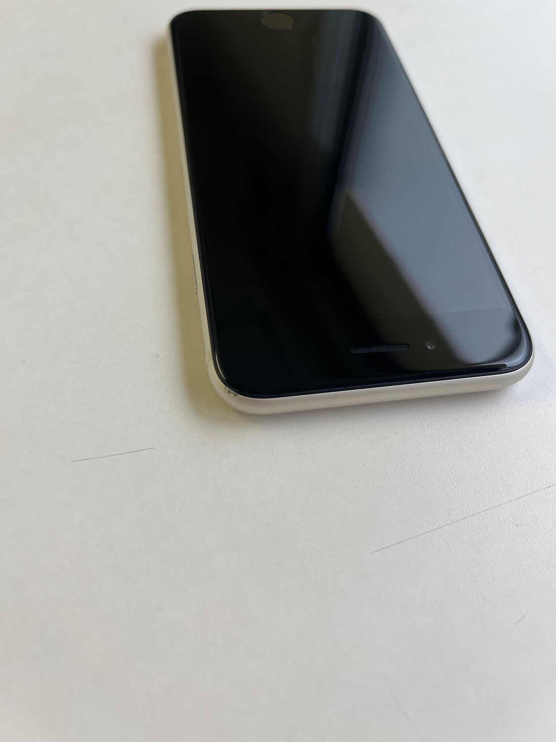 ムスビー｜美品 iPhone SE (第3世代) 128GB スターライト バッテリー82