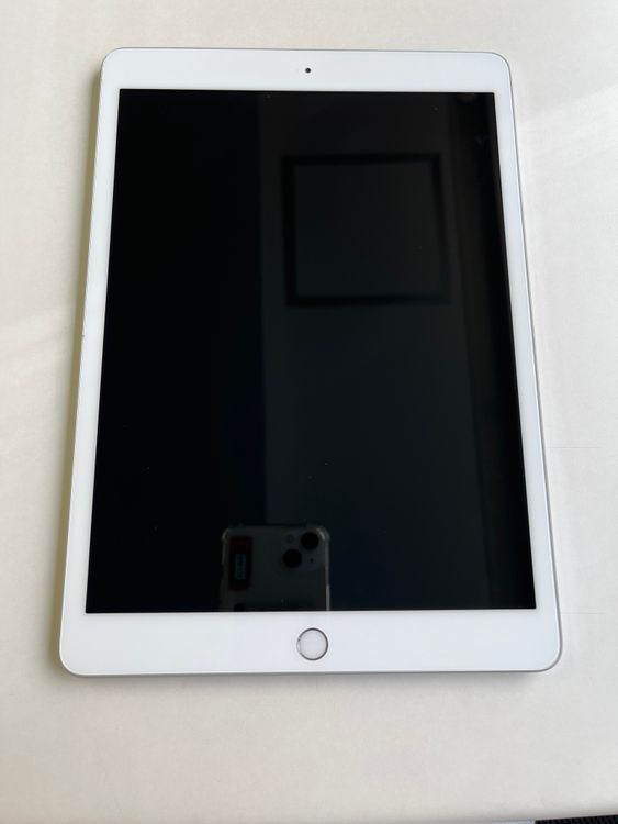  iPad 8 32GB С Хåƥ꡼ 94 MYLA2J/A-KQ1GD