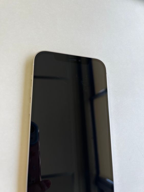 ���� iPhone 12 256GB �ۥ磻�� �Хåƥ꡼81% MGJ13J/A - 8567