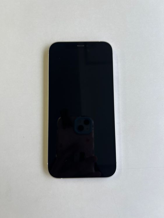 ���� iPhone 12 128GB �ۥ磻�� �Хåƥ꡼81% MGHV3J/A - 7620