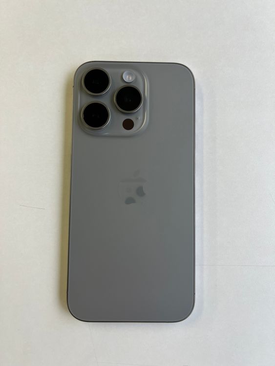 ����iPhone 15 Pro 256GB �ʥ���������˥��� �Хåƥ꡼86%- 8555