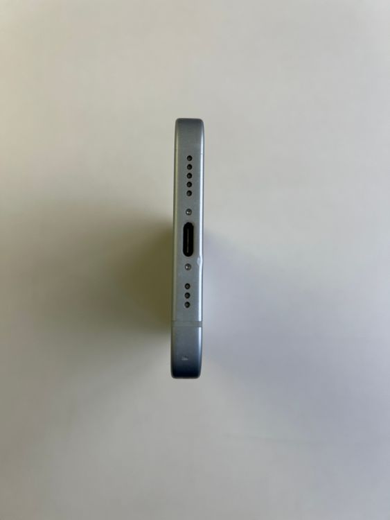 ���� iPhone 15 256GB �֥롼 �Хåƥ꡼83% MTMR3J/A - 8341