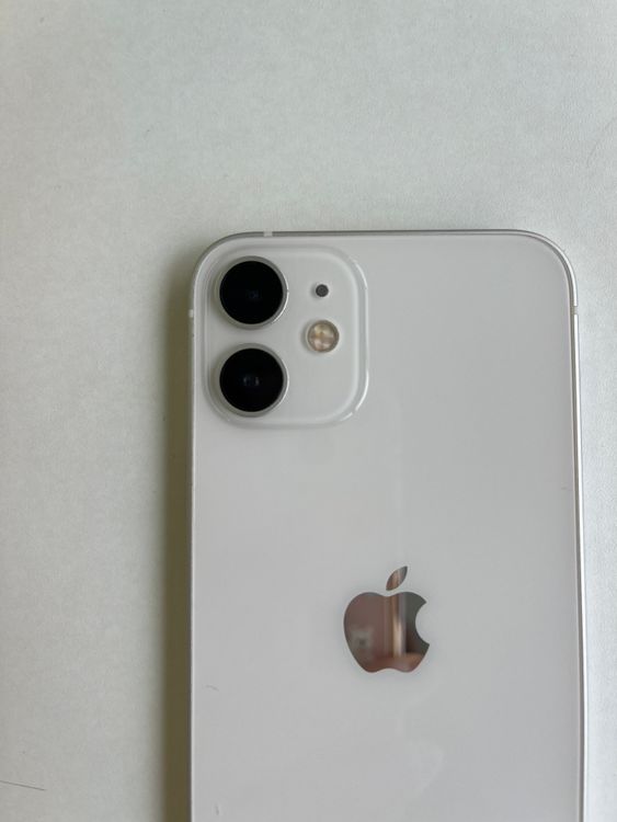 ���� iPhone 12 mini 128GB �ۥ磻�� �Хåƥ꡼75% - 6694