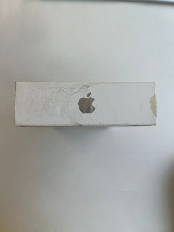 ̤���� iPhone 16 Pro 128GB �ʥ���������˥��� �Хåƥ꡼ - 3194