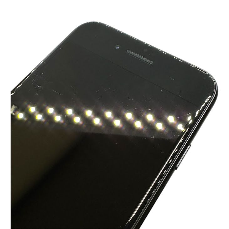 �ڥХåƥ꡼95%��iPhone��SE����2�����64GB���֥�å���SIM�ե꡼��au��