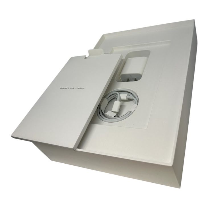 �ڥХåƥ꡼96%��iPad��8������顼��32GB�����ڡ������쥤��SIM�ե꡼��au��