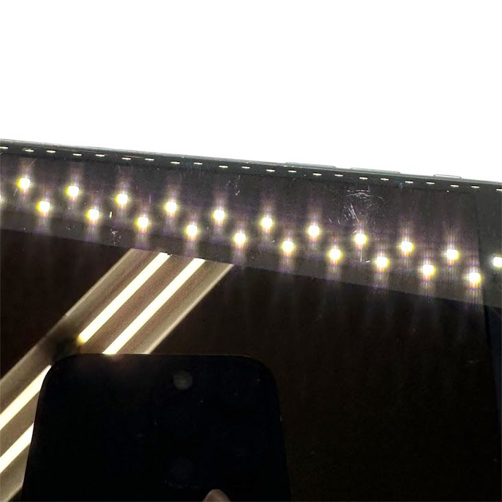 �ڥХåƥ꡼95%��iPhone��SE����2�����64GB���֥�å���SIM�ե꡼��au��