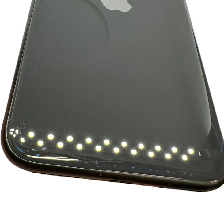 �ڥХåƥ꡼92%��iPhone��SE����2�����64GB���֥�å���SIM�ե꡼��au��