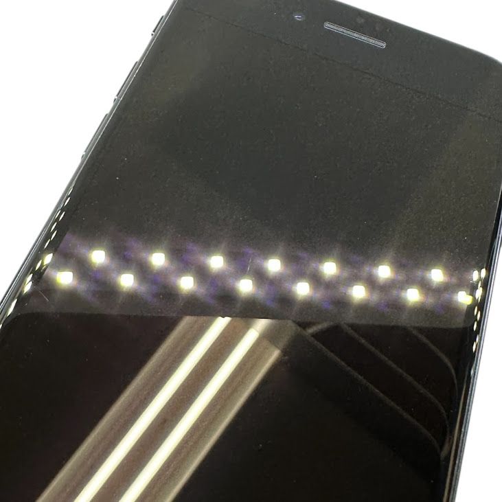 �ڥХåƥ꡼100%��iPhone��SE����3�����64GB���ߥåɥʥ��ȡ�SIM�ե꡼��au��