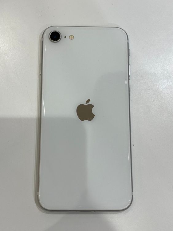 �ڽ���Ź�Хåƥ꡼�򴹺ѡ�iPhone SE2 128GB �ۥ磻��