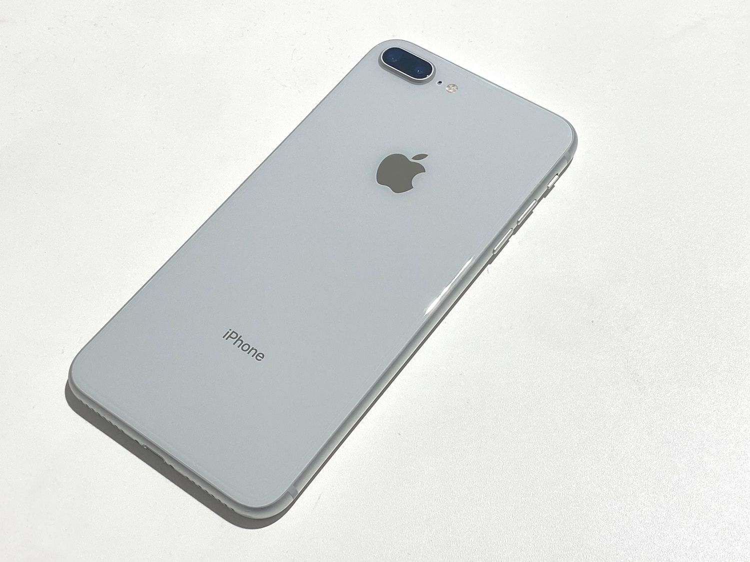 ムスビー｜iPhon8 Plus 256GB シルバー Softbank SIMロック解除済 