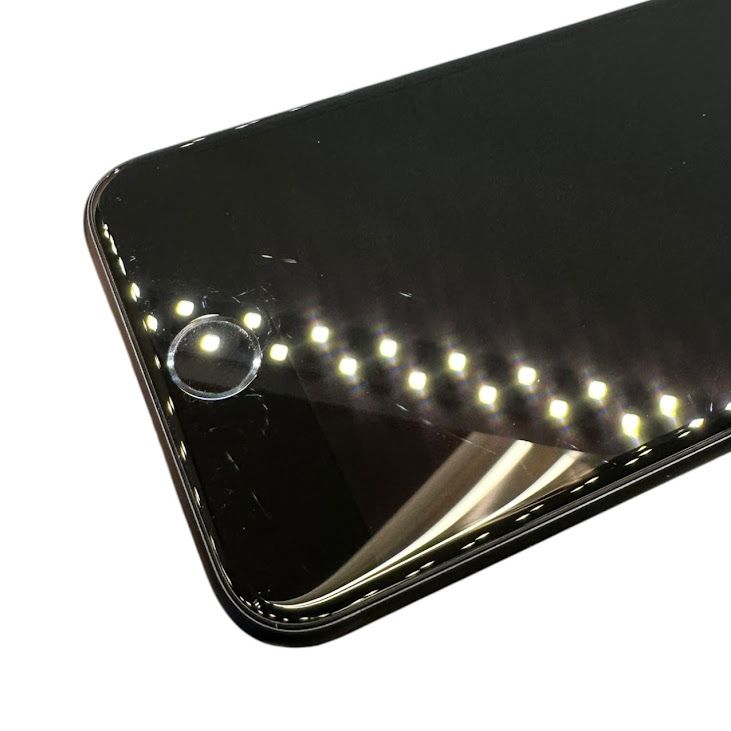 �ڥХåƥ꡼99%��iPhone��SE����2�����64GB���֥�å���SIM�ե꡼��au��