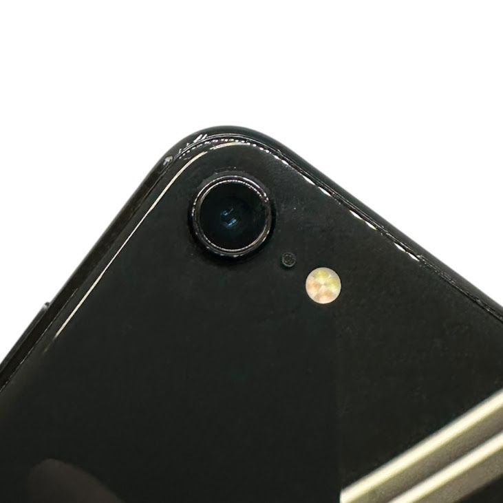 �ڥХåƥ꡼83%��iPhone��SE����2�����128GB���֥�å���SIM�ե꡼