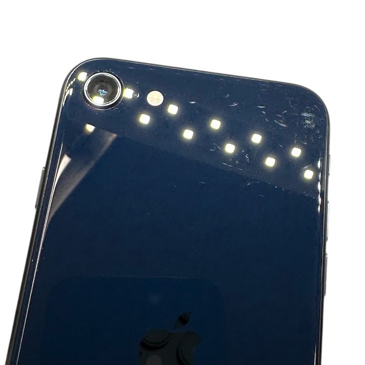 �ڥХåƥ꡼99%��iPhone��SE����3�����64GB���ߥåɥʥ��ȡ�SIM�ե꡼��au��
