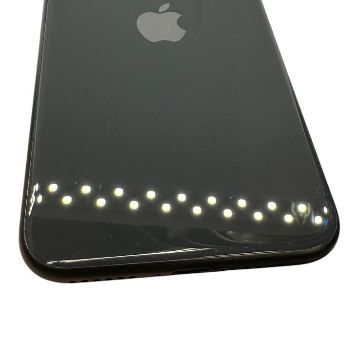 �ڥХåƥ꡼89%��iPhone��SE����2�����64GB���֥�å���SIM�ե꡼��au��