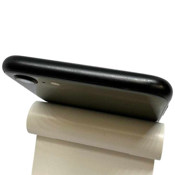 �ڥХåƥ꡼92%��iPhone��SE����2�����64GB���֥�å���SIM�ե꡼��au��