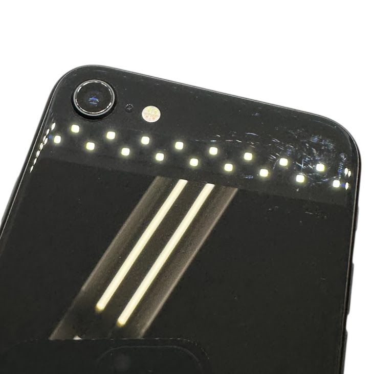 �ڥХåƥ꡼99%��iPhone��SE����2�����64GB���֥�å���SIM�ե꡼��au��