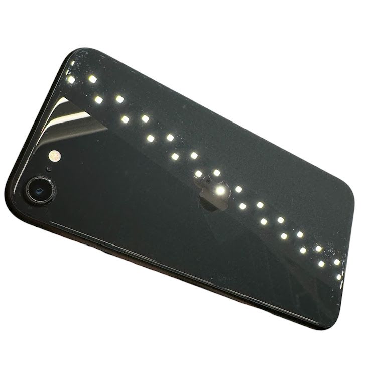 �ڥХåƥ꡼90%��iPhone��SE����2�����64GB���֥�å���SIM�ե꡼��au��