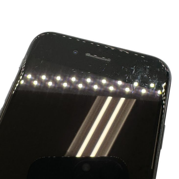 �ڥХåƥ꡼99%��iPhone��SE����2�����64GB���֥�å���SIM�ե꡼��au��