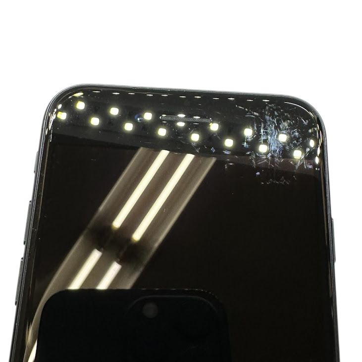 �ڥХåƥ꡼99%��iPhone��SE����3�����64GB���ߥåɥʥ��ȡ�SIM�ե꡼��au��