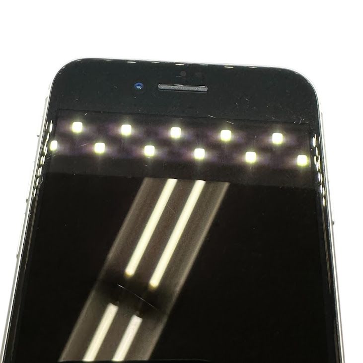 �ڥХåƥ꡼83%��iPhone��SE����2�����64GB���ۥ磻�ȡ�SIM�ե꡼��au��