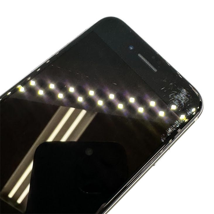 iPhone��SE����2�����64GB���ۥ磻�ȡ�SIM�ե꡼�����եȥХ���