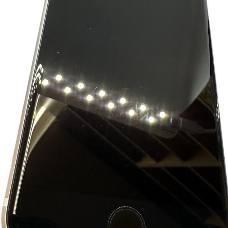 �ڥХåƥ꡼80%��iPhone��SE����2�����64GB���ۥ磻�ȡ�SIM�ե꡼��au��