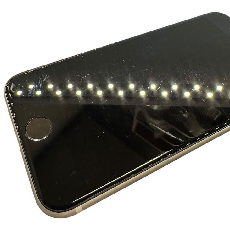 iPhone��SE����2�����128GB���ۥ磻�ȡ�SIM�ե꡼�����եȥХ���