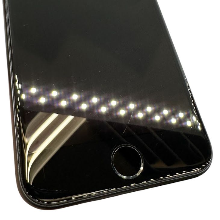�ڥХåƥ꡼85%��iPhone��SE����2�����64GB���֥�å���SIM�ե꡼��au��