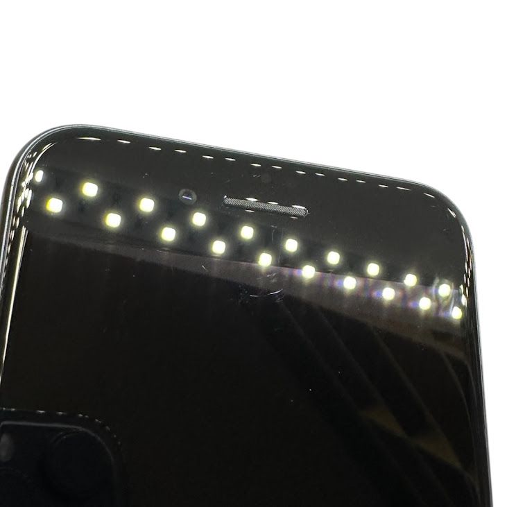 �ڥХåƥ꡼85%��iPhone��SE����2�����64GB���֥�å���SIM�ե꡼��au��