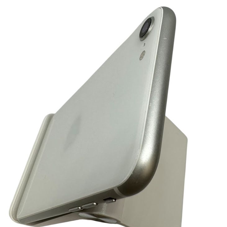 iPhone��SE����2�����64GB���ۥ磻�ȡ�SIM�ե꡼��au��