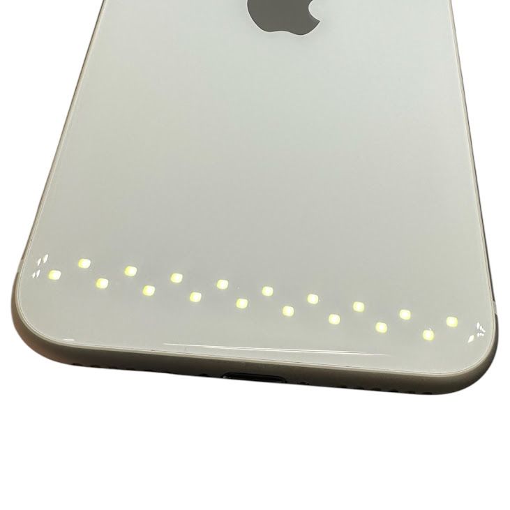 �ڥХåƥ꡼82%��iPhone��SE����2�����64GB���ۥ磻�ȡ�SIM�ե꡼��au��