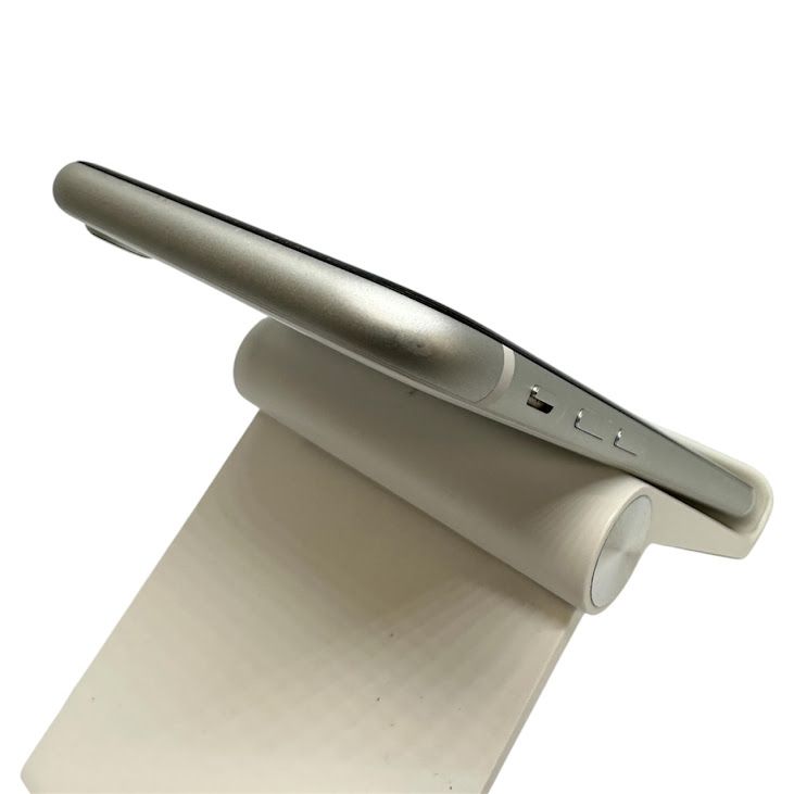 iPhone��SE����2�����64GB���ۥ磻�ȡ�SIM�ե꡼