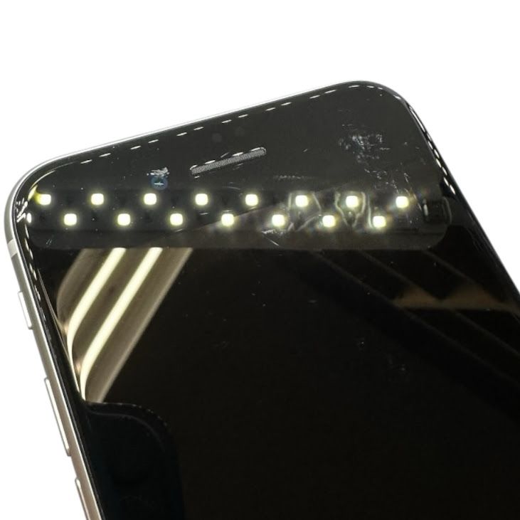 �ڥХåƥ꡼82%��iPhone��SE����2�����64GB���ۥ磻�ȡ�SIM�ե꡼��au��