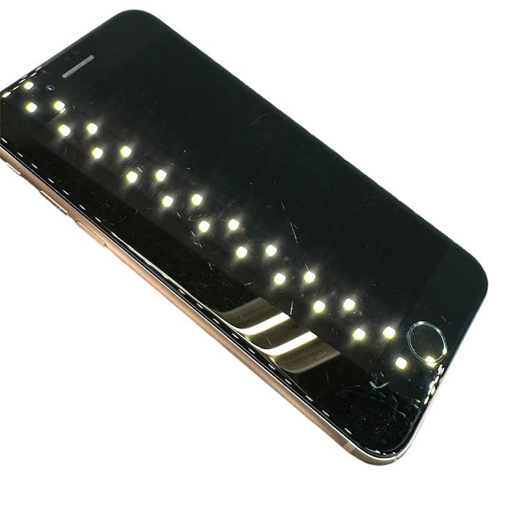iPhone��SE����2�����64GB���ۥ磻�ȡ�SIM�ե꡼�����եȥХ���