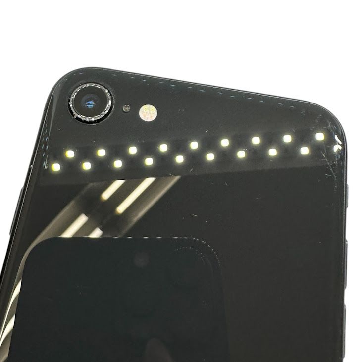 �ڥХåƥ꡼84%��iPhone��SE����2�����64GB���֥�å���SIM�ե꡼��au��