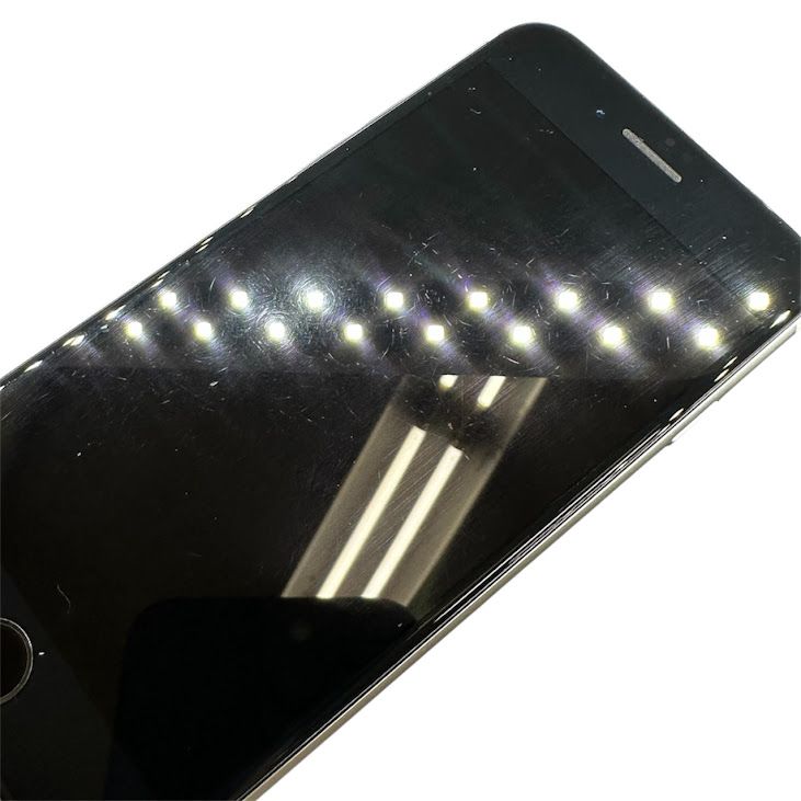 �ڥХåƥ꡼82%��iPhone��SE����2�����128GB���ۥ磻�ȡ�SIM�ե꡼