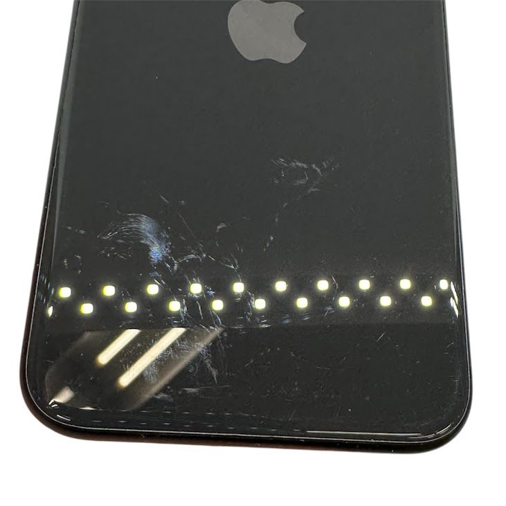 �ڥХåƥ꡼84%��iPhone��SE����2�����64GB���֥�å���SIM�ե꡼��au��