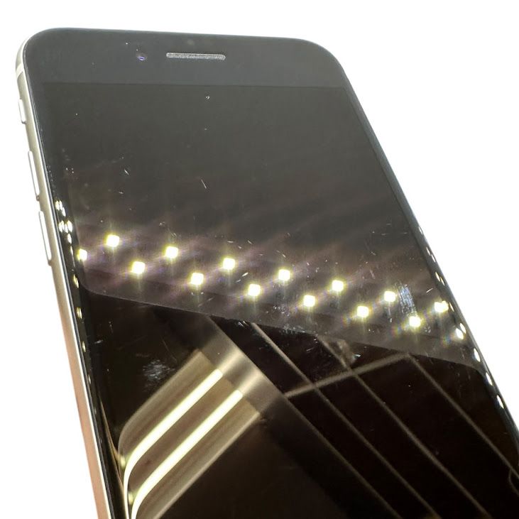 �ڥХåƥ꡼96%��iPhone��SE����2�����64GB���ۥ磻�ȡ�SIM�ե꡼��au��