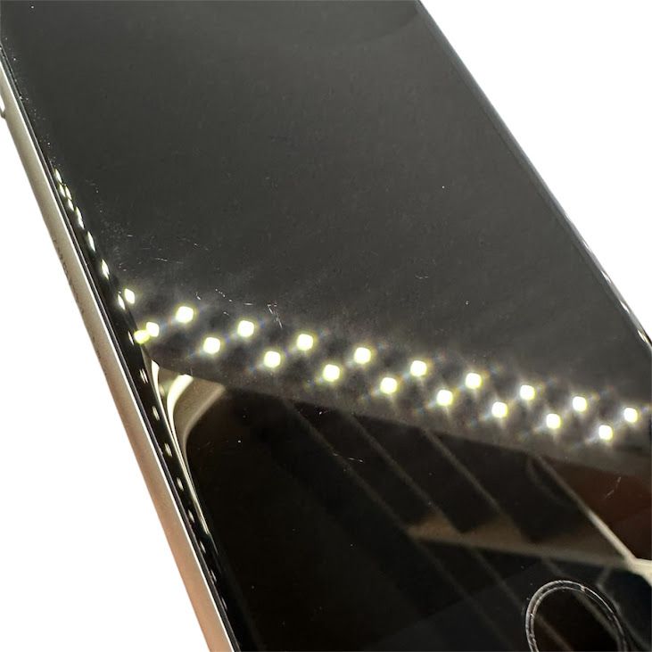 �ڥХåƥ꡼85%��iPhone��SE����2�����64GB���ۥ磻�ȡ�SIM�ե꡼��au��