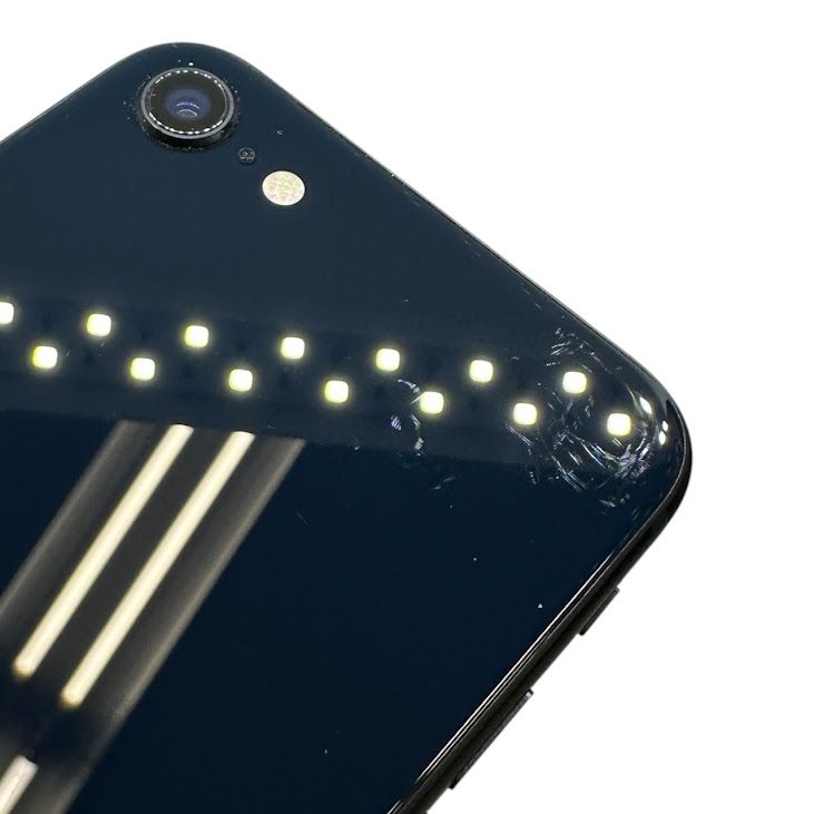 �ڥХåƥ꡼99%��iPhone��SE����3�����64GB���ߥåɥʥ��ȡ�SIM�ե꡼��au��
