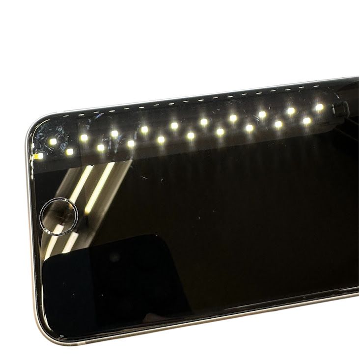 �ڥХåƥ꡼97%��iPhone��SE����2�����64GB���ۥ磻�ȡ�SIM�ե꡼��au��