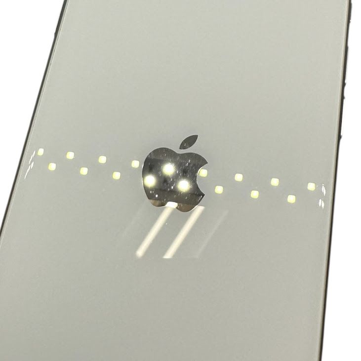 iPhone��SE����2�����64GB���ۥ磻�ȡ�SIM�ե꡼�����եȥХ���